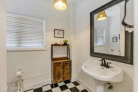 102 W Brown Street Southport NC 28461