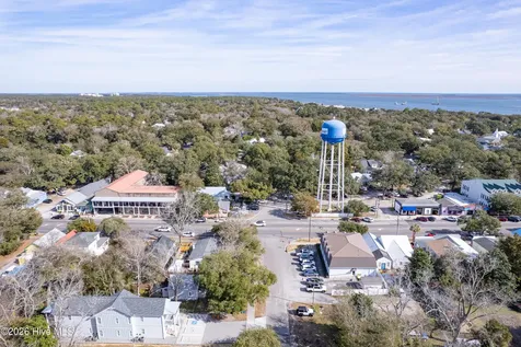 102 W Brown Street Southport NC 28461