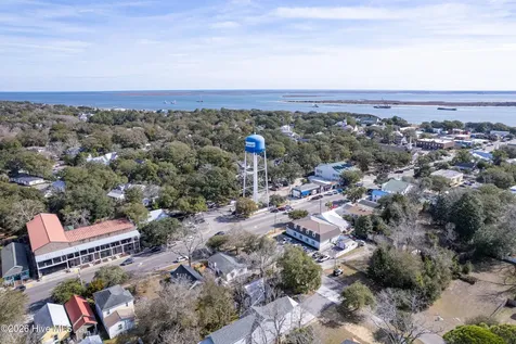 102 W Brown Street Southport NC 28461