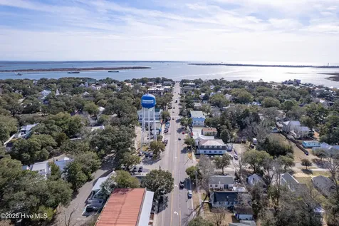 102 W Brown Street Southport NC 28461