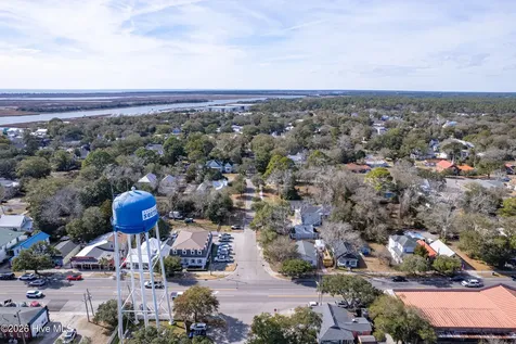 102 W Brown Street Southport NC 28461