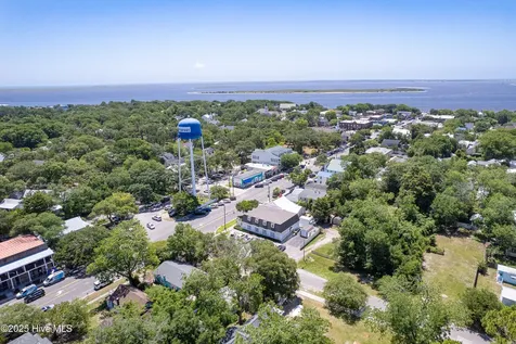 102 W Brown Street Southport NC 28461