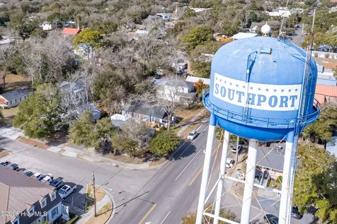 102 W Brown Street Southport NC 28461