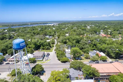 102 W Brown Street Southport NC 28461