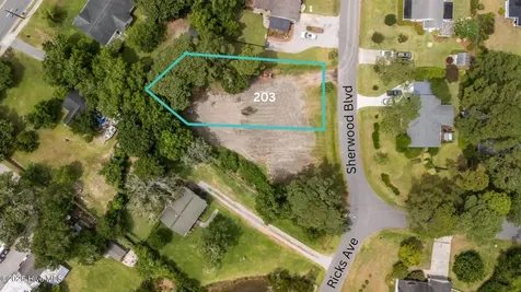 203 Sherwood Boulevard Beaufort NC 28516