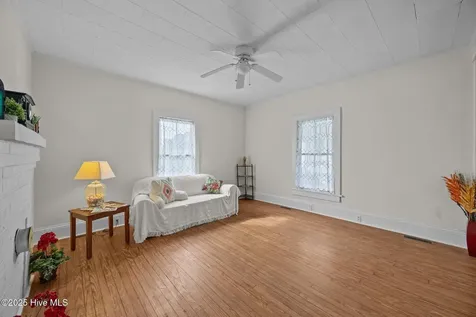 122 W 5th Street Washington NC 27889