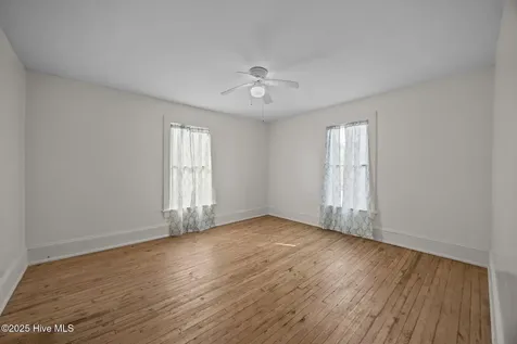 122 W 5th Street Washington NC 27889