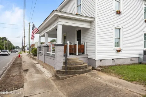 122 W 5th Street Washington NC 27889