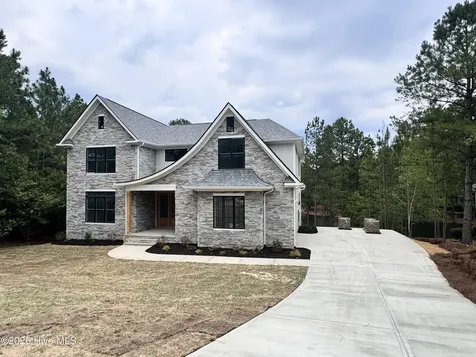 16 Overpeck Lane Pinehurst NC 28374