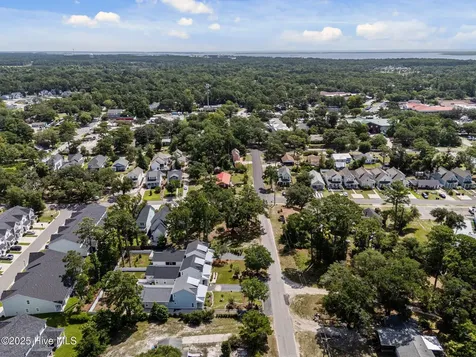 304 W 11th Street Southport NC 28461
