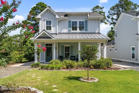 304 W 11th Street Southport NC 28461