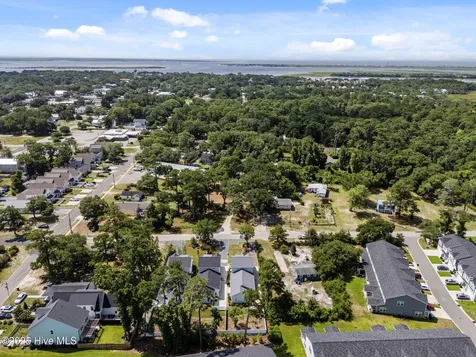 304 W 11th Street Southport NC 28461