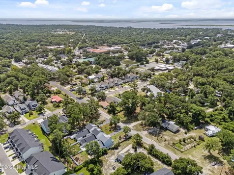 304 W 11th Street Southport NC 28461