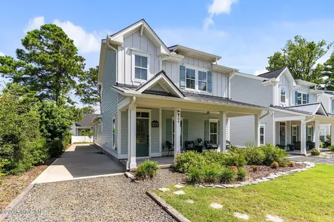 304 W 11th Street Southport NC 28461