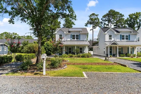 304 W 11th Street Southport NC 28461