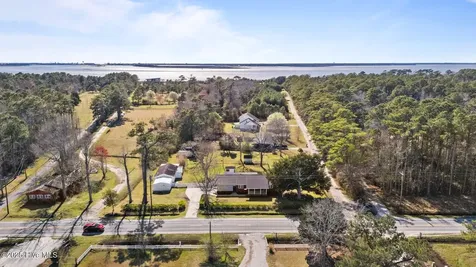 1041 Highway 101 Beaufort NC 28516