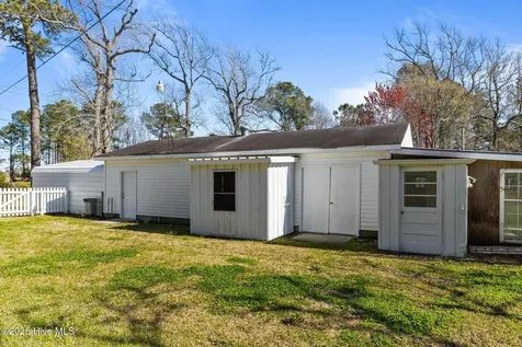 1041 Highway 101 Beaufort NC 28516