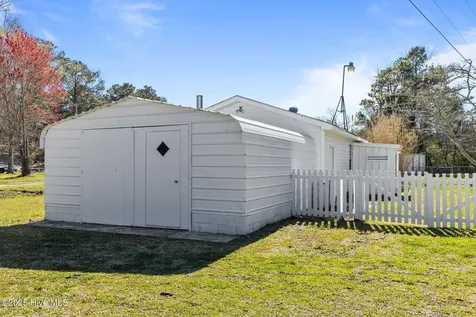1041 Highway 101 Beaufort NC 28516