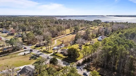 1041 Highway 101 Beaufort NC 28516