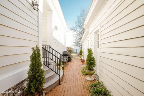 117 Blount Street Edenton NC 27932