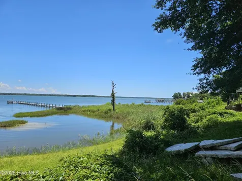 139 Hall Point Road Sneads Ferry NC 28460