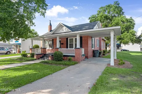 3902 W Wilson Street Farmville NC 27828