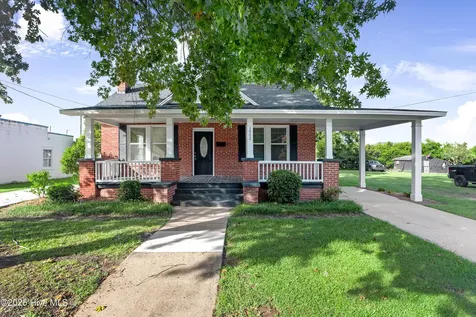 3902 W Wilson Street Farmville NC 27828