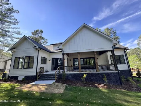 730 Diamondhead Drive S Pinehurst NC 28374