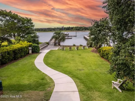 503 Swan Court Beaufort NC 28516