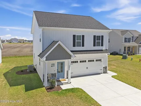 1033 Seven Iron Drive Ayden NC 28513