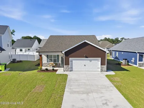 1032 Seven Iron Drive Ayden NC 28513