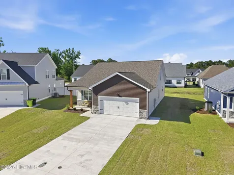 1032 Seven Iron Drive Ayden NC 28513