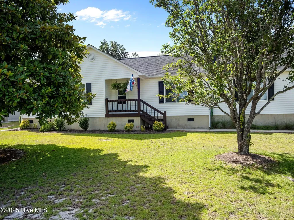 803 Wood Creek Drive Hubert NC 28539