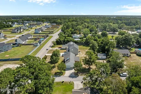 803 Wood Creek Drive Hubert NC 28539