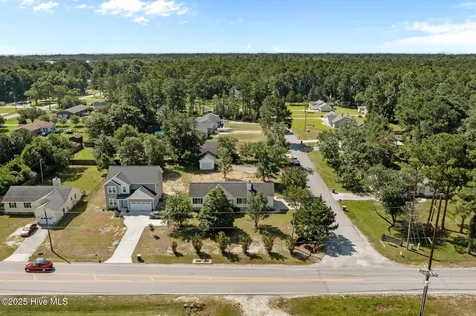 803 Wood Creek Drive Hubert NC 28539