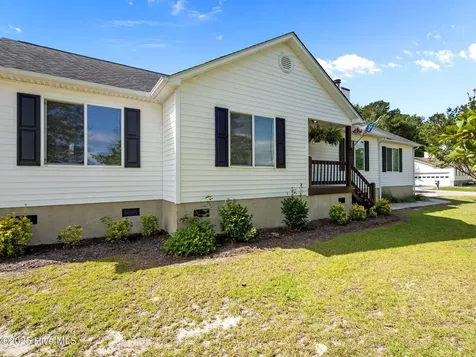 803 Wood Creek Drive Hubert NC 28539
