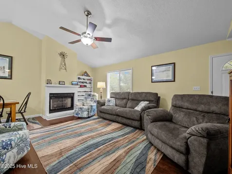 803 Wood Creek Drive Hubert NC 28539