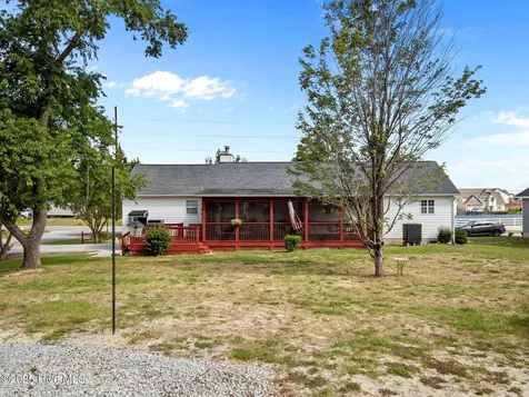 803 Wood Creek Drive Hubert NC 28539