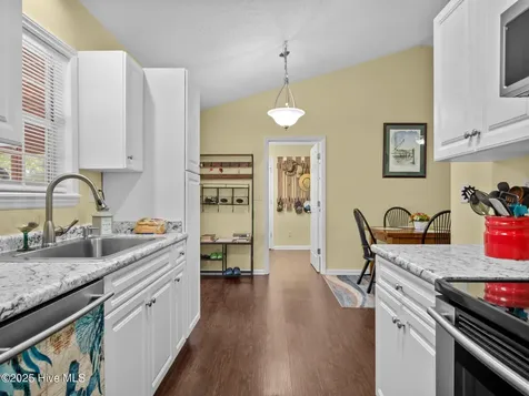 803 Wood Creek Drive Hubert NC 28539