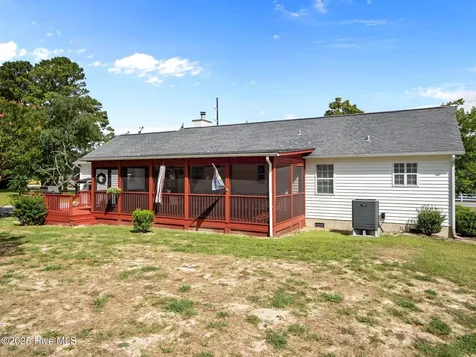 803 Wood Creek Drive Hubert NC 28539