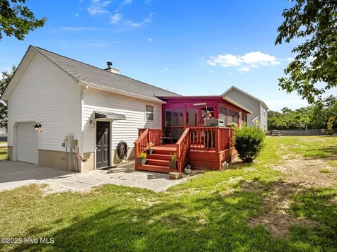 803 Wood Creek Drive Hubert NC 28539