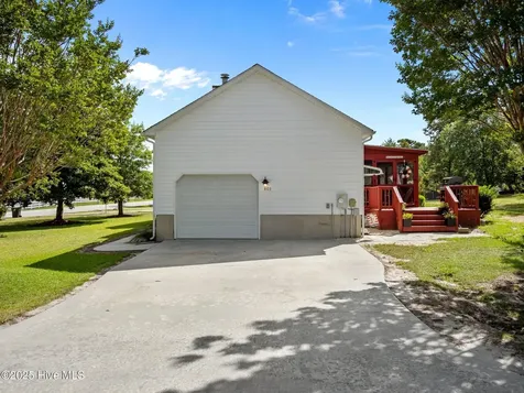 803 Wood Creek Drive Hubert NC 28539