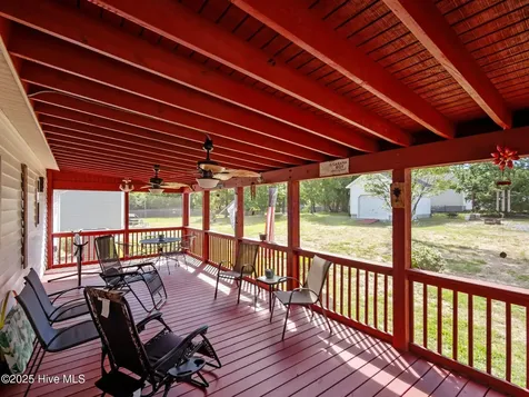 803 Wood Creek Drive Hubert NC 28539