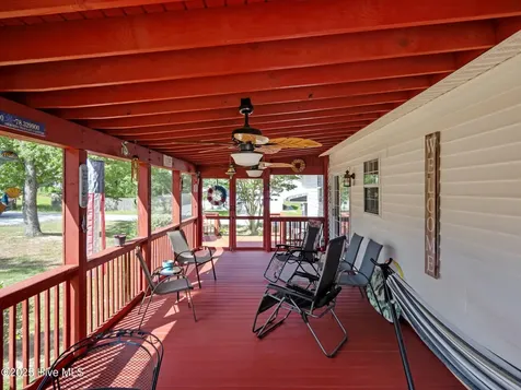 803 Wood Creek Drive Hubert NC 28539