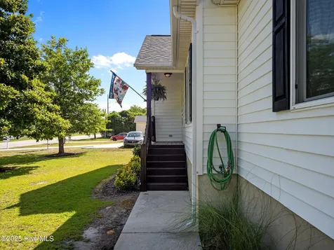803 Wood Creek Drive Hubert NC 28539