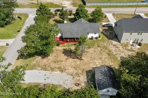803 Wood Creek Drive Hubert NC 28539