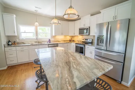 101 Hamilton Lane Hubert NC 28539