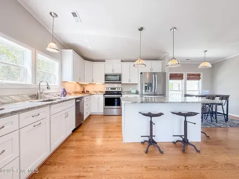101 Hamilton Lane Hubert NC 28539