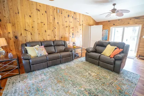 101 Hamilton Lane Hubert NC 28539