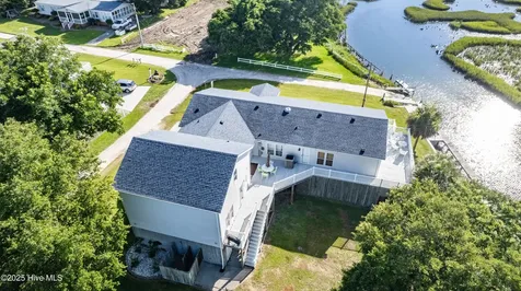 101 Hamilton Lane Hubert NC 28539